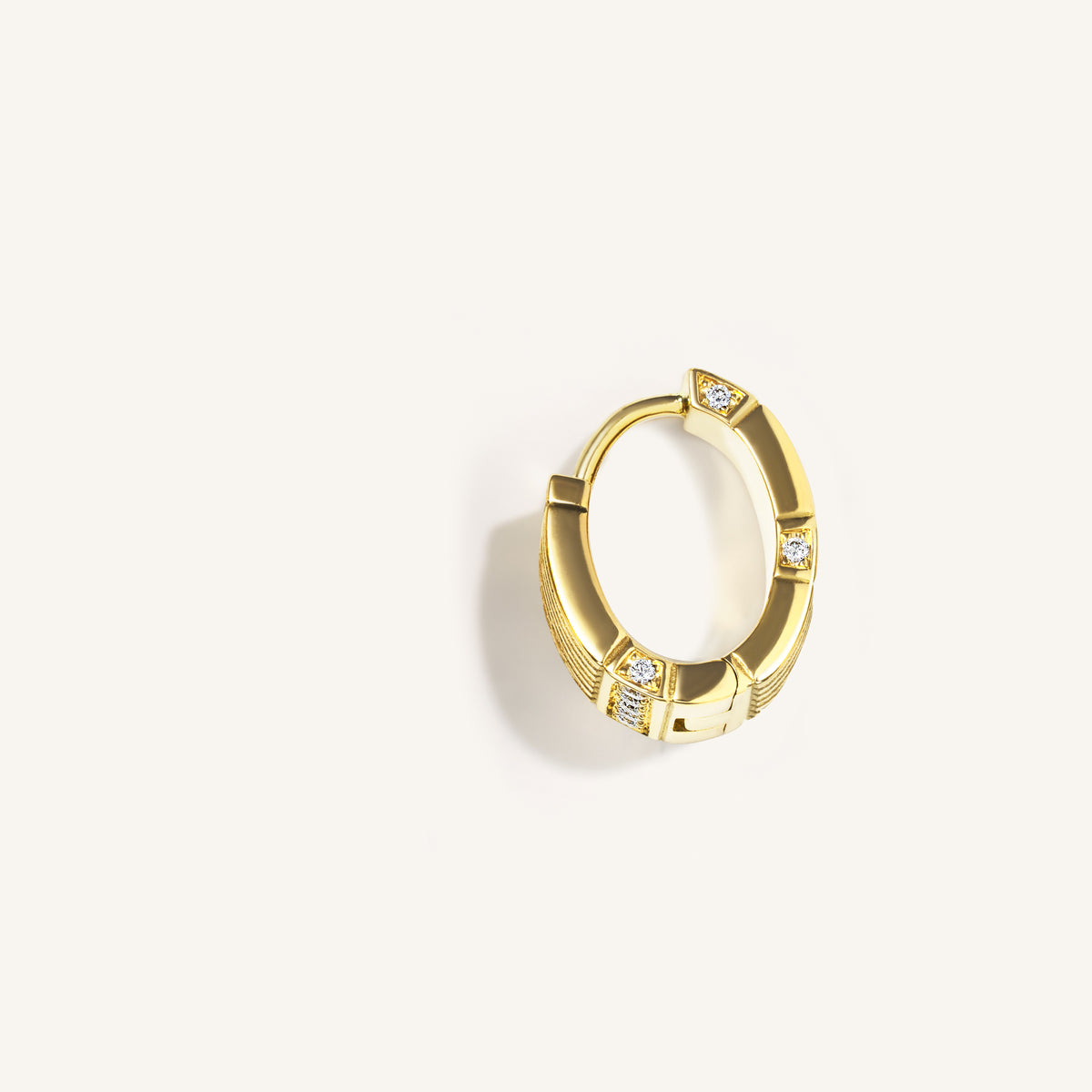 Cleopatra earrings with white diamonds