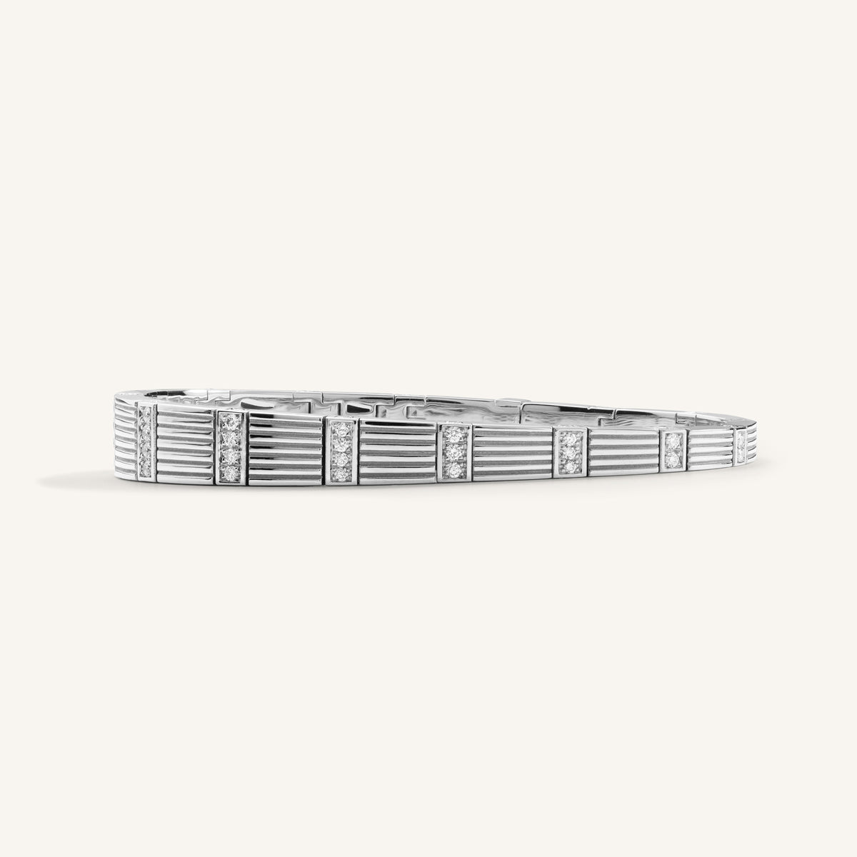 Cleopatra bracelet with white diamonds