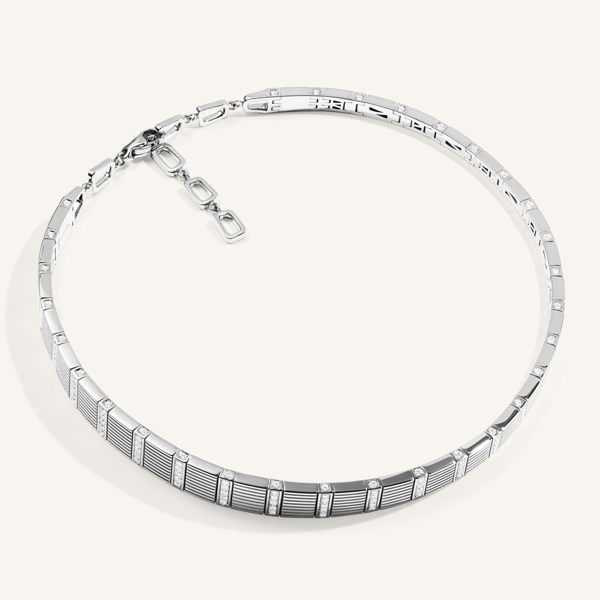 Cleopatra choker with white diamonds