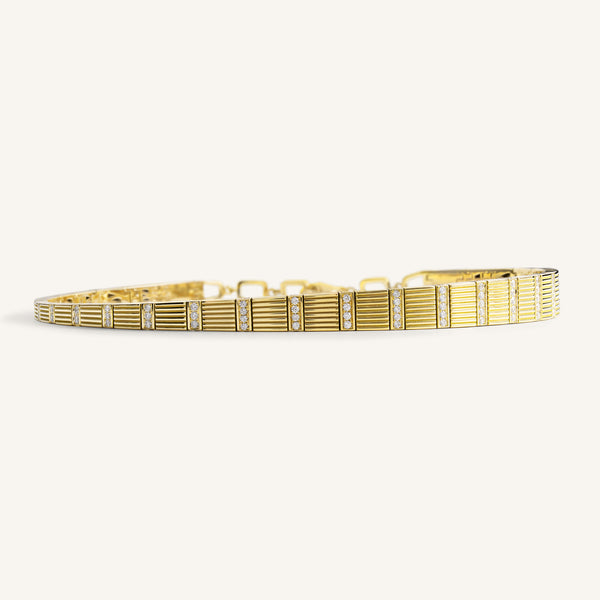 Cleopatra choker with white diamonds