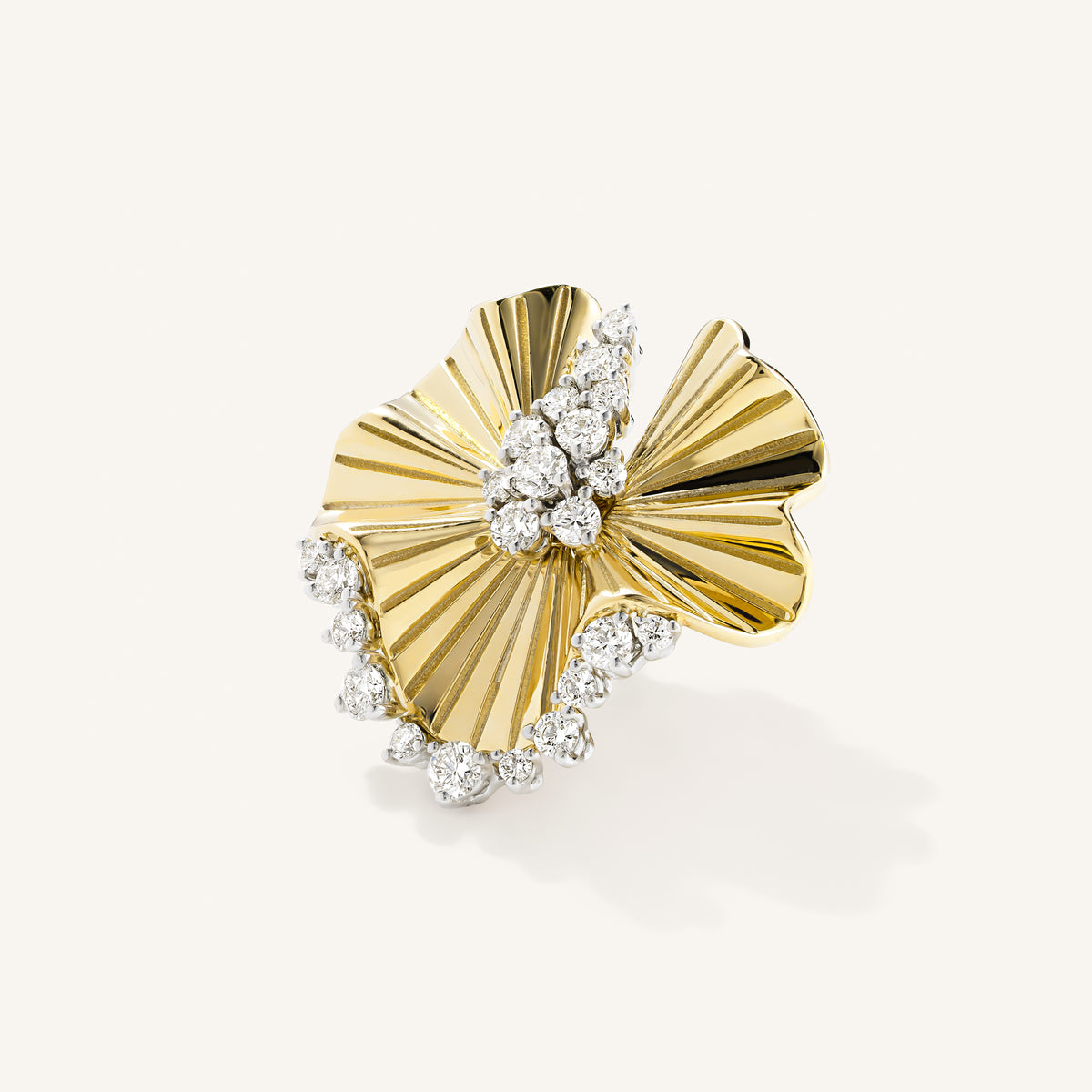 Rays of sun brooch with white diamonds